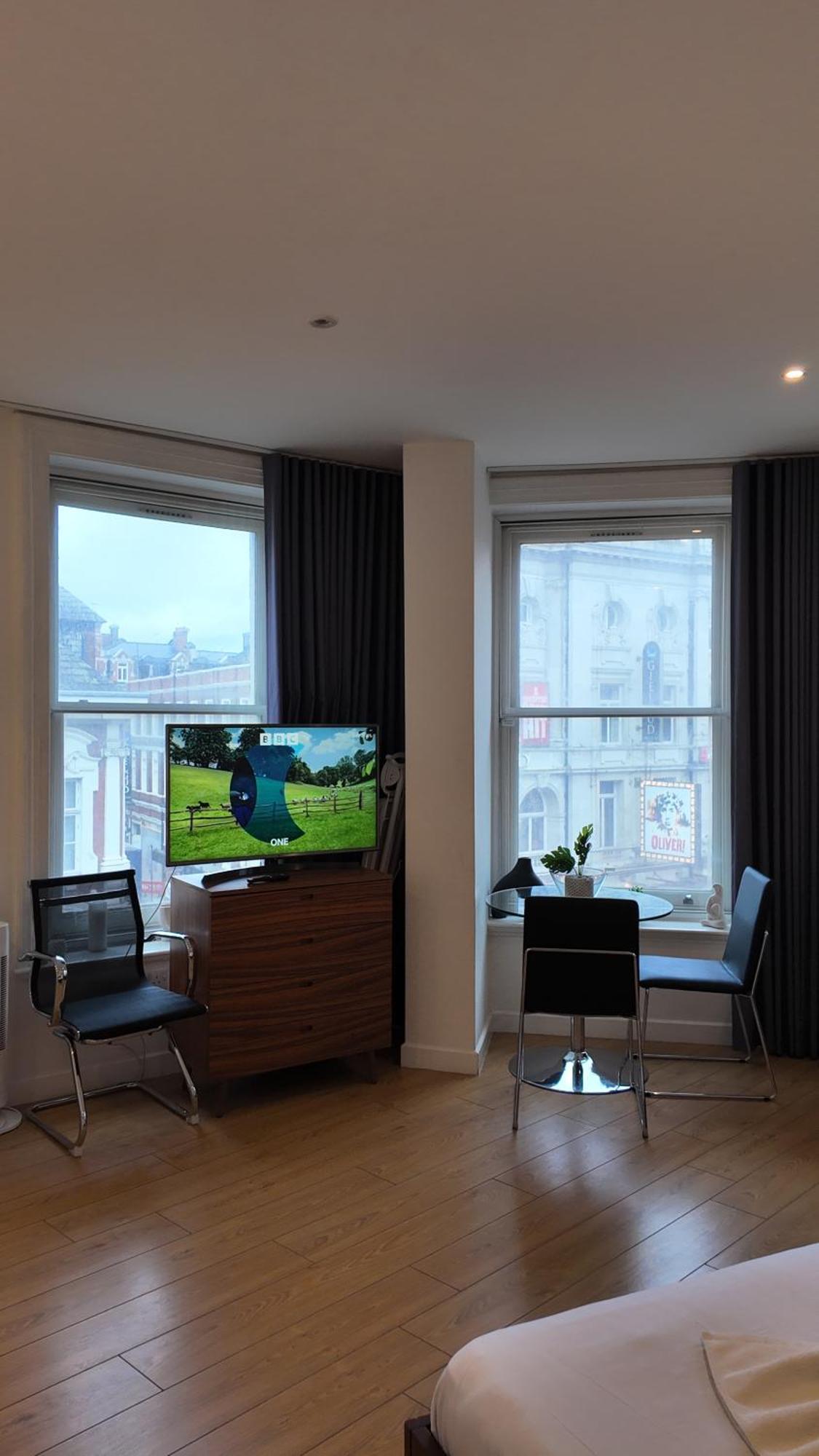 Stunning Piccadilly 1 Bedroom Flat In Vr9 Appartamento