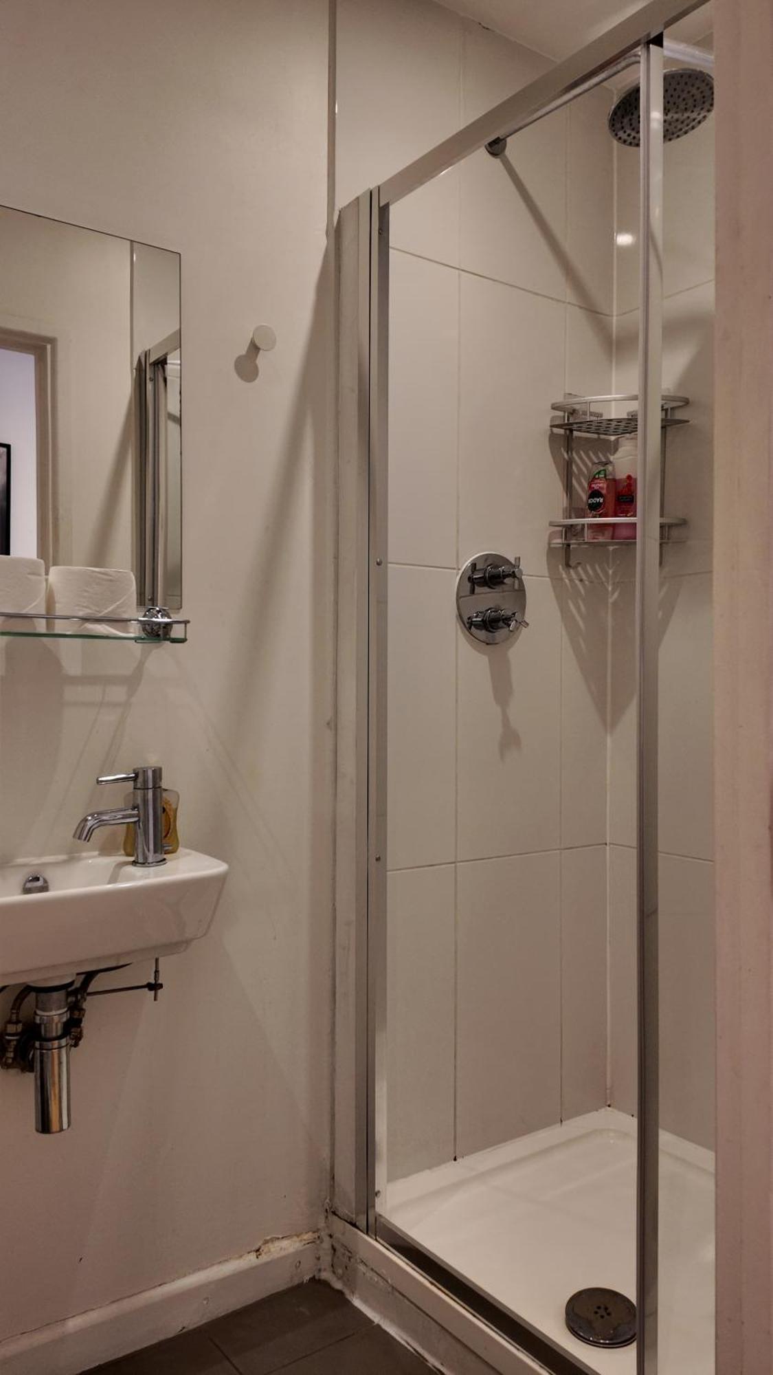 Stunning Piccadilly 1 Bedroom Flat In Vr9 Appartamento *